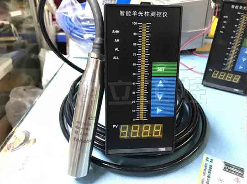 投入式液位計+二次儀表顯示